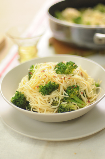 peppery_broccoli_feta_cheese_angel_hair_pasta