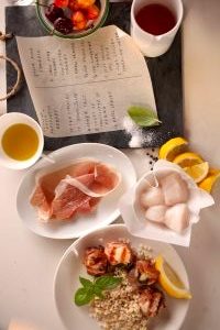 520-SCALLOP-BASIL-PROSCUITTO-KABOB-AND-SANGRIA-1-300x200