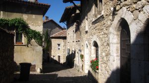 the narrow streets of Perouges
